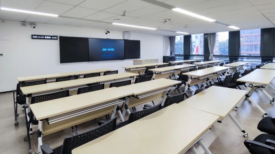 廣州商學院智慧教室2.jpg 廣州商學院智慧教室2.jpg