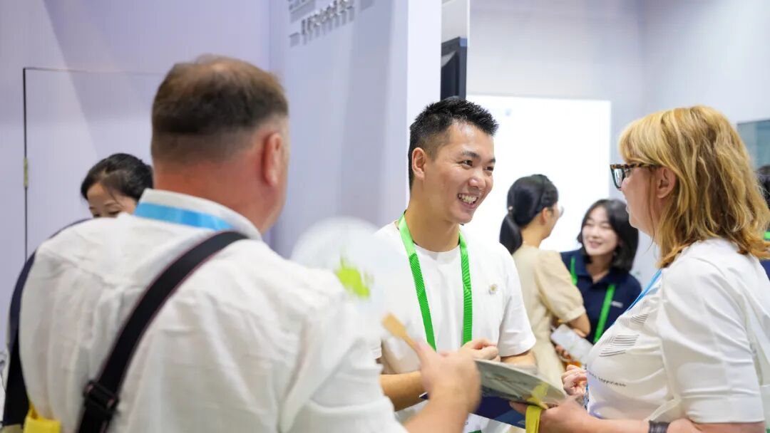 奧威亞AI+教育方案亞教展 “出圈”：人工智能助力教育引關(guān)注，國(guó)內(nèi)外需求高漲4.jpg