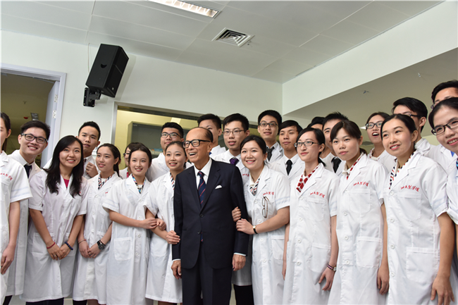 這個(gè)投資了近4億，連李嘉誠(chéng)、姚明都參觀過(guò)的教學(xué)中心真的很牛逼！