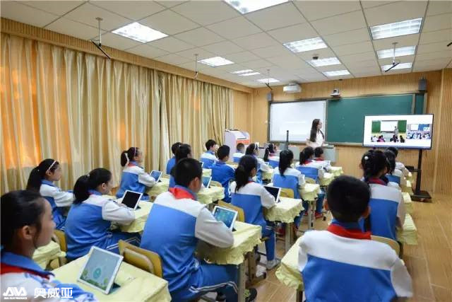 遠程互動+iPad教學，這可能是今年最好玩的黨課